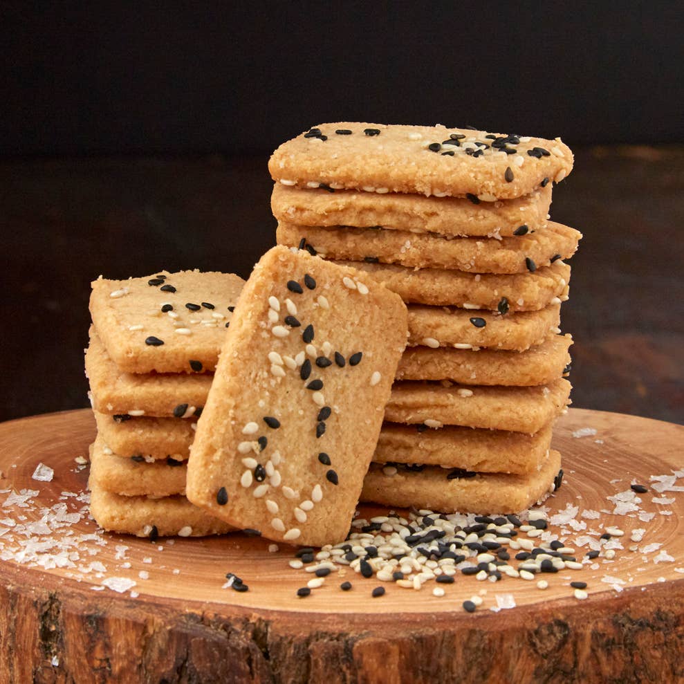Black and White Sesame Savory Biscuit - 3oz